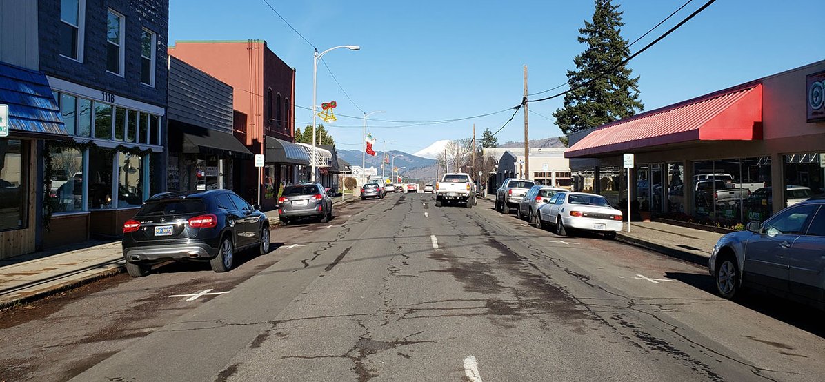 12th Street in the Hood River Heights today, with two lanes of fast-moving traffic